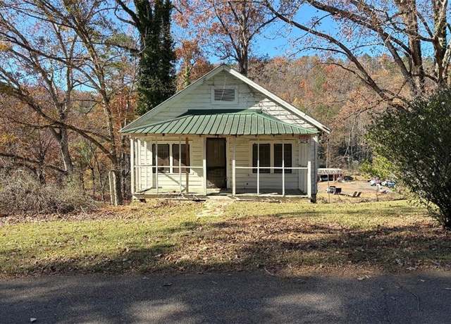Property at 28 Old Clarksville Rd, Toccoa, GA 30577, 2 beds, 1 bath