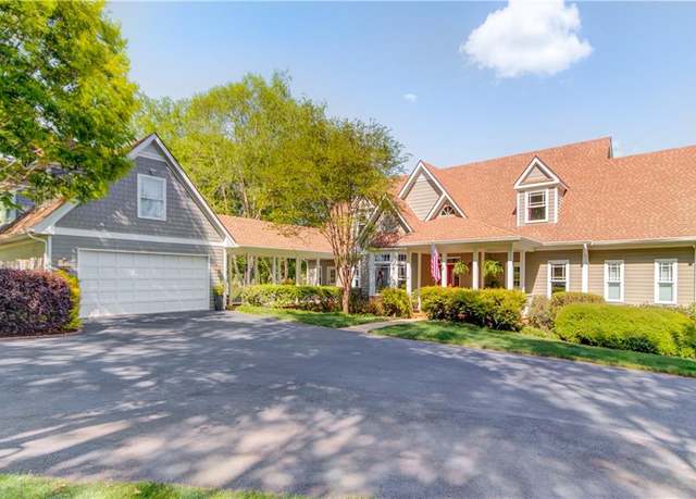 Property at 1126 Shoreline Dr, Jefferson, GA 30549, 6 beds, 5.5 baths