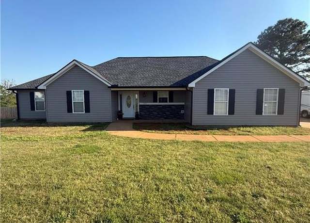 Property at 237 Ferguson Ave, Locust Grove, GA 30248, 3 beds, 2 baths