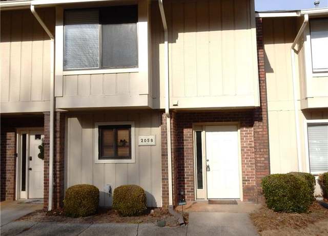 Property at 2058 Powers Ferry Trce SE, Marietta, GA 30067, 2 beds, 2.5 baths