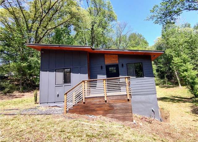 Property at 1092 Hillcrest Dr SE, Atlanta, GA 30316, 2 beds, 2 baths