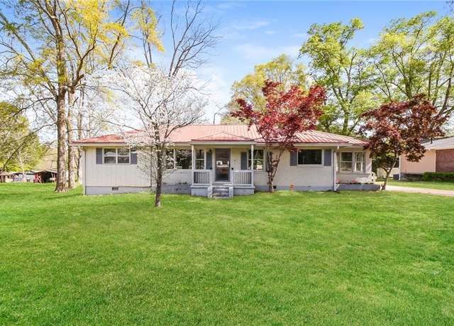 Property at 5798 Salem Rd, Covington, GA 30016, 3 beds, 2 baths