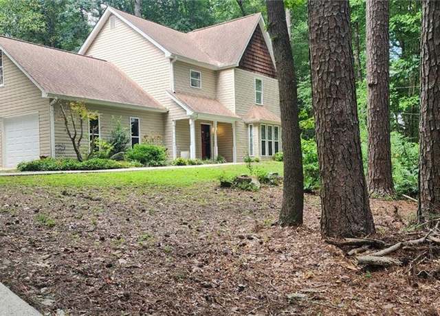 Property at 220 Oak St, Fayetteville, GA 30215, 3 beds, 2.5 baths