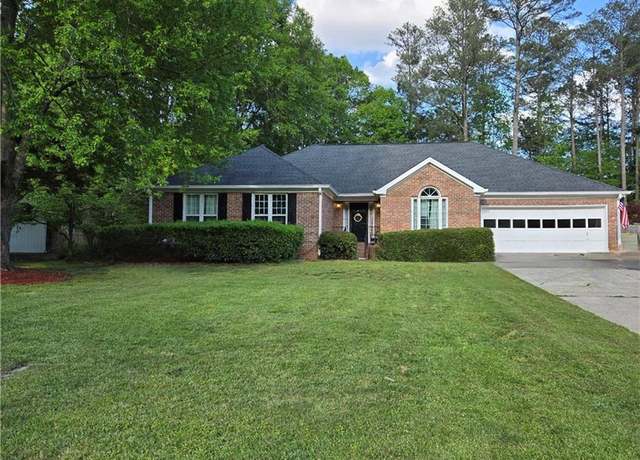 Property at 1050 Chestnut Hill Cir SW, Marietta, GA 30064, 3 beds, 2 baths