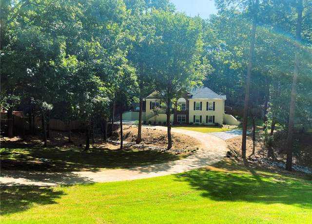 Property at 3235 Crestview Dr, Cumming, GA 30041, 4 beds, 3.5 baths