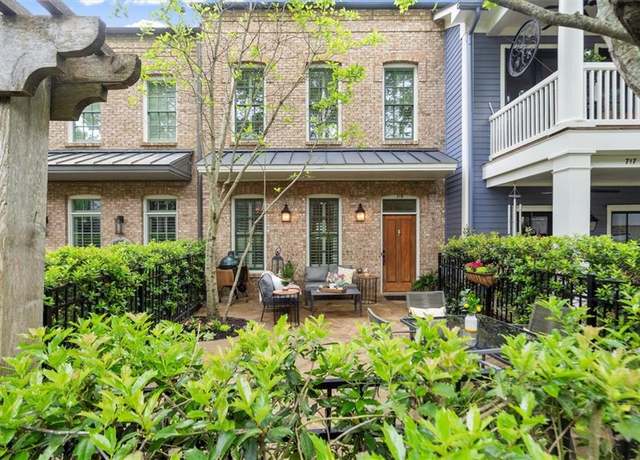 Property at 719 Hammond Dr, Woodstock, GA 30188, 2 beds, 2.5 baths