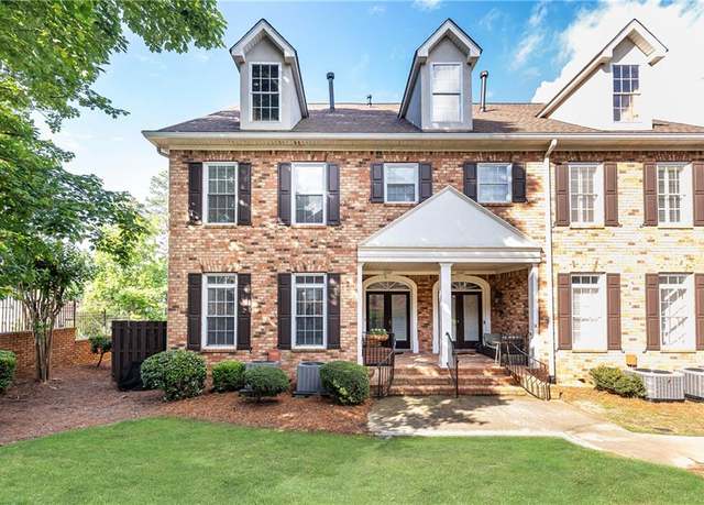 Property at 2610 Oglethorpe Cir NE, Brookhaven, GA 30319, 3 beds, 3.5 baths