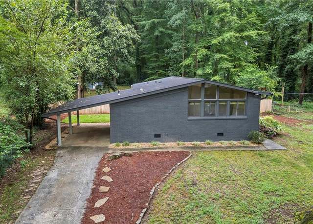 Property at 1144 Greenbriar Cir, Decatur, GA 30033, 3 beds, 2 baths