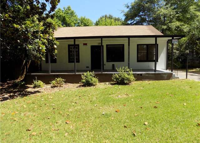Property at 3967 Guyton St, Macon, GA 31206, 3 beds, 2 baths