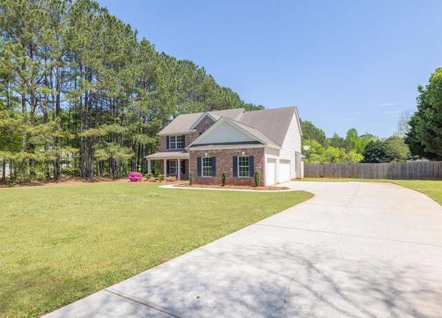 Property at 994 Poplar St, Monroe, GA 30655, 4 beds, 2.5 baths