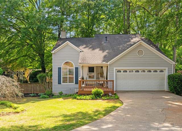Property at 1025 Taylor Oaks Dr, Roswell, GA 30076, 3 beds, 2.5 baths