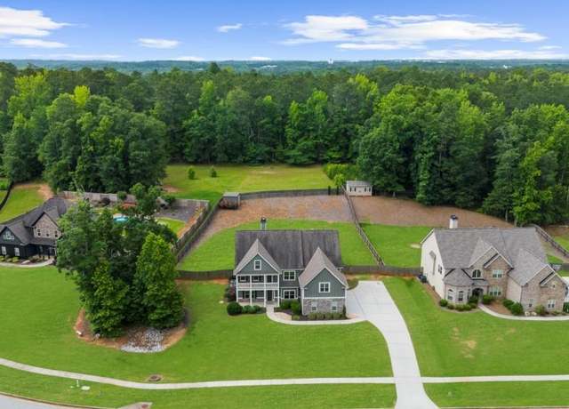 Property at 233 Palomino Dr, Newnan, GA 30265, 5 beds, 4 baths