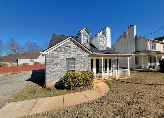 Property at 916 Hunt Rd, Jonesboro, GA 30236, 3 beds, 2.5 baths