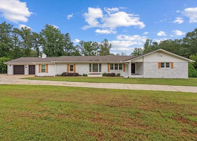 Property at 2716 Georgia 16, Carrollton, GA 30116, 4 beds, 2.5 baths