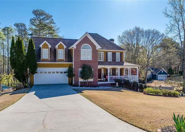 Property at 5045 Southern Trace Dr, Gainesville, GA 30504, 5 beds, 3.5 baths