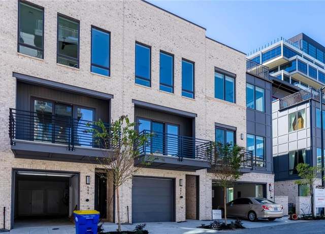 Property at 691 Vidalia Ln, Atlanta, GA 30318, 3 beds, 2.5 baths