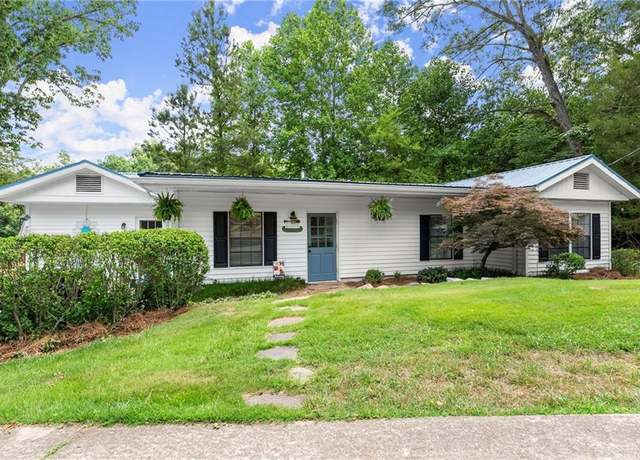 Property at 5252 Trudy Cir, Gainesville, GA 30504, 3 beds, 2 baths