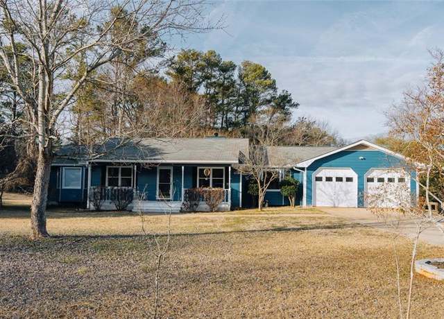 Property at 110 Fox Meadow Dr, Covington, GA 30016, 3 beds, 2 baths