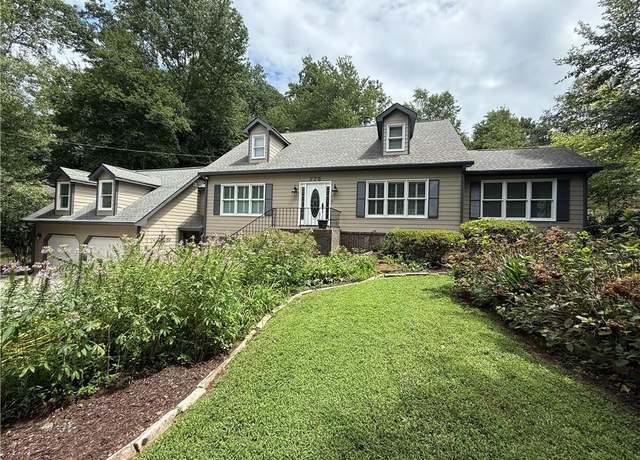 Property at 775 Upper Hembree Rd, Roswell, GA 30076, 4 beds, 2.5 baths