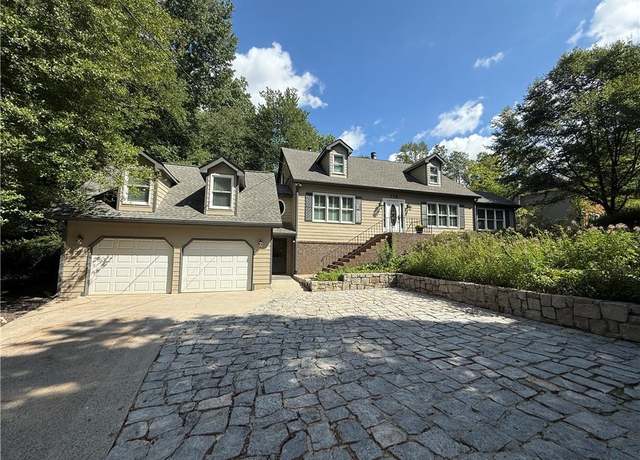 Property at 775 Upper Hembree Rd, Roswell, GA 30076, 4 beds, 2.5 baths