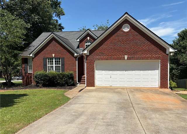 Property at 75 Jackson Park Dr, Hoschton, GA 30548, 3 beds, 2 baths