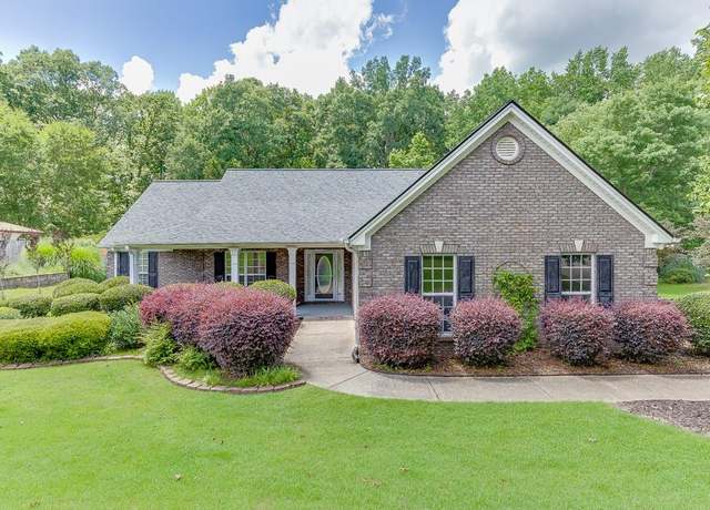 Property at 832 Crystal Meadow Dr, Winder, GA 30680, 3 beds, 2 baths