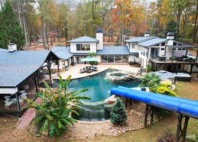 Property at 2440 Emerald Dr, Jonesboro, GA 30236, 5 beds, 4.5 baths