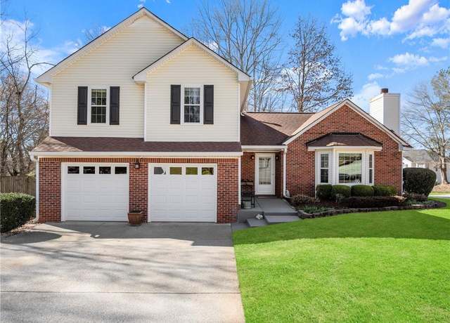 Property at 6920 Greenfield Ln, Cumming, GA 30028, 3 beds, 2.5 baths