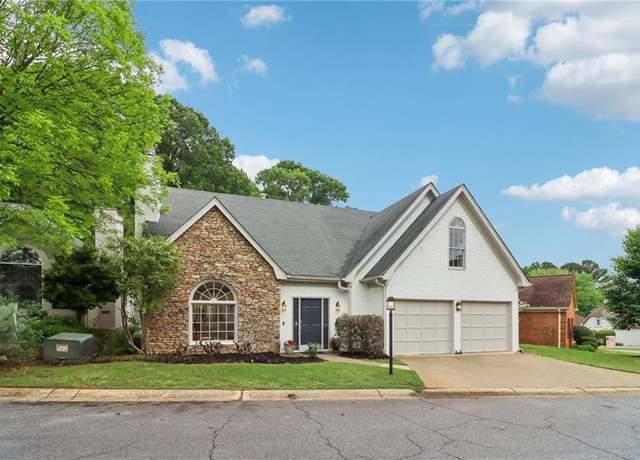 Property at 979 Bridgegate Dr NE, Marietta, GA 30068, 4 beds, 3.5 baths