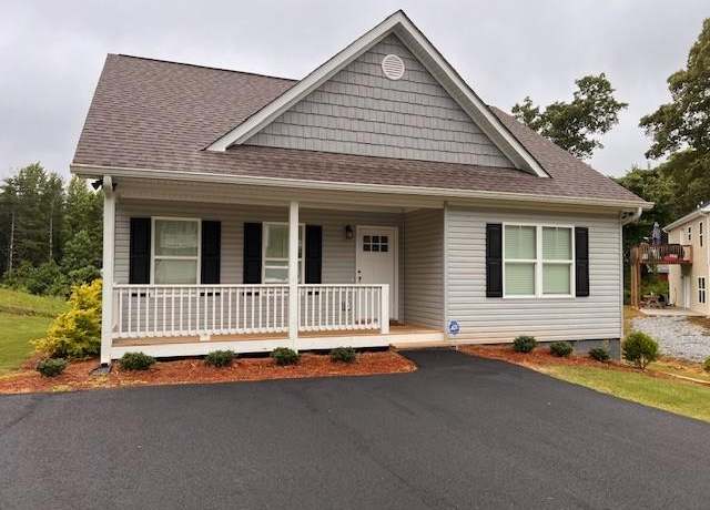 Property at 34 Great Works Dr, Dahlonega, GA 30533, 3 beds, 2.5 baths