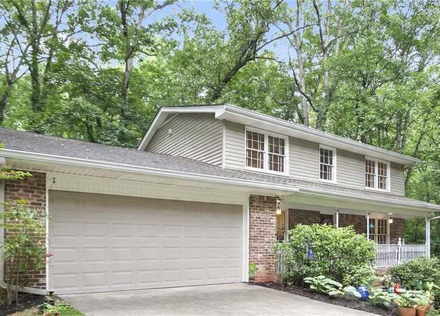 Property at 3025 Mountain Creek Ct NE, Roswell, GA 30075, 4 beds, 3 baths