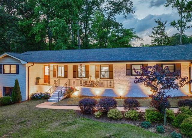 Property at 1600 Donna St SW, Mableton, GA 30126, 3 beds, 2 baths