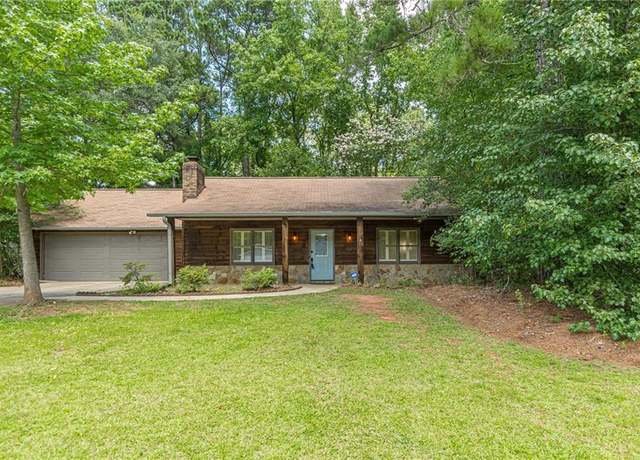 Property at 800 Greenwood Trl SE, Conyers, GA 30094, 3 beds, 2 baths
