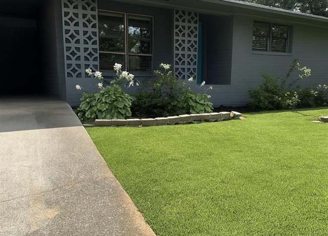 Property at 110 Mountain View Dr, Cumming, GA 30040, 3 beds, 2 baths