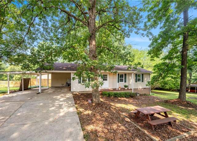 Property at 245 Amanda Ct, Stockbridge, GA 30281, 3 beds, 2 baths