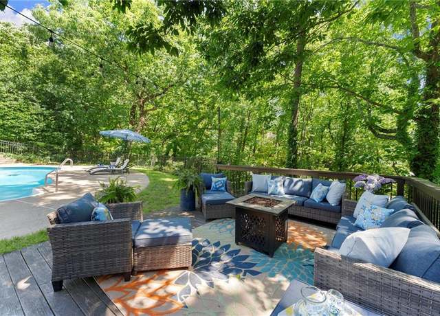 Property at 2936 Summitop Rd NE, Marietta, GA 30066, 5 beds, 5 baths
