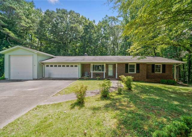 Property at 200 Dogwood Dr, Canton, GA 30114, 3 beds, 2 baths