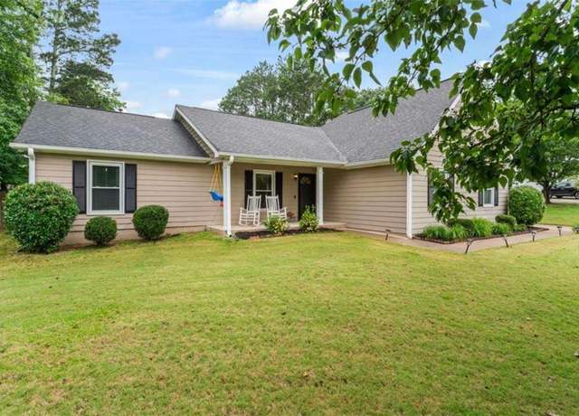 Property at 200 Pine Tree Ln, Mcdonough, GA 30252, 3 beds, 2 baths