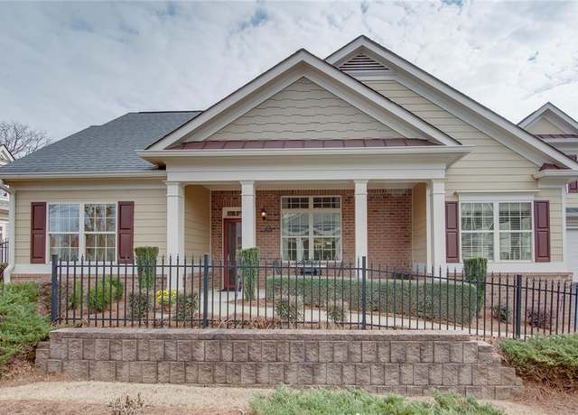 Property at 950 Brook Knoll Ln, Cumming, GA 30041, 3 beds, 3 baths