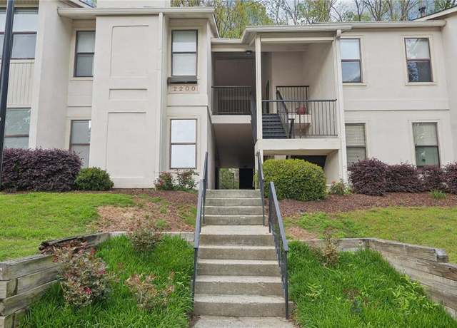 Property at 2201 Huntingdon Chase St, Atlanta, GA 30350, 2 beds, 2 baths