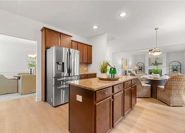 Property at 325 Cranbrooke Cir, Suwanee, GA 30024, 6 beds, 4 baths