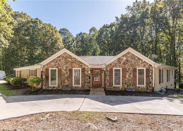 Property at 505 Christa Ln SE, Conyers, GA 30094, 5 beds, 3.5 baths