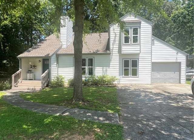 Property at 2500 Trent Dr, Marietta, GA 30066, 3 beds, 3.5 baths