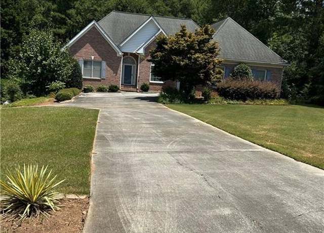 Property at 315 Manor Ct, Monroe, GA 30655, 4 beds, 3.5 baths