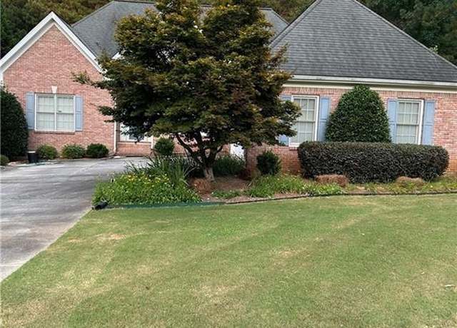 Property at 315 Manor Ct, Monroe, GA 30655, 4 beds, 3.5 baths