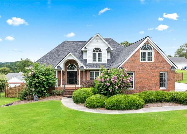 Property at 707 Overlook Dr, Winder, GA 30680, 3 beds, 2.5 baths