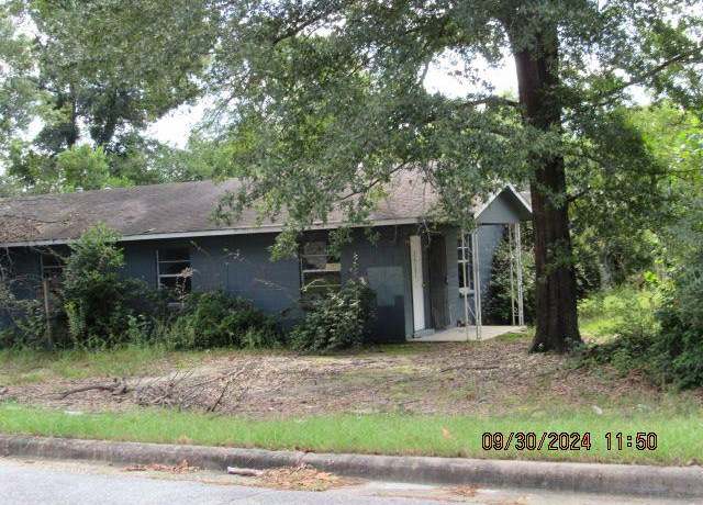 Property at 2420 16th Ave, Columbus, GA 31901