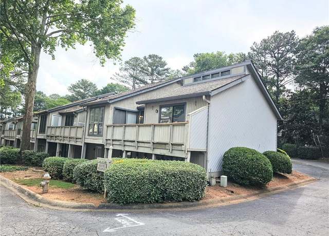 Property at 5025 Highland Club Dr, Marietta, GA 30068, 2 beds, 2 baths