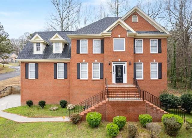 Property at 1811 Lake Cove Dr SW, Atlanta, GA 30331, 5 beds, 3.5 baths