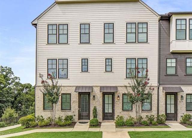 Property at 6643 Beacon Dr, Atlanta, GA 30328, 3 beds, 3.5 baths